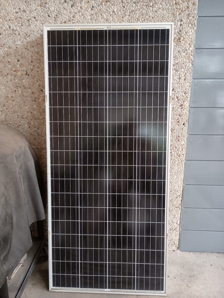 Five Rich Solar 24 volt 200 watt solar panels. less than 3 years of service