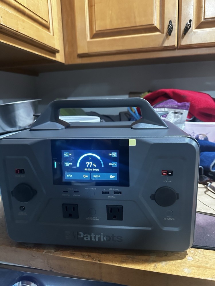 4Patriots Solar Generator 1200w & Solar Panel