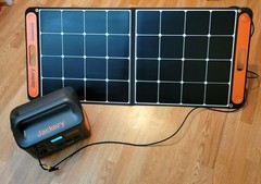 Jackery Explorer 1000 Solar Generator + 2x 100W SolarSaga Panels Bundle