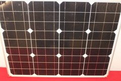 Lion Energy Powered By Humless 1500 Series Solar Generator w/Folding Solar Panel