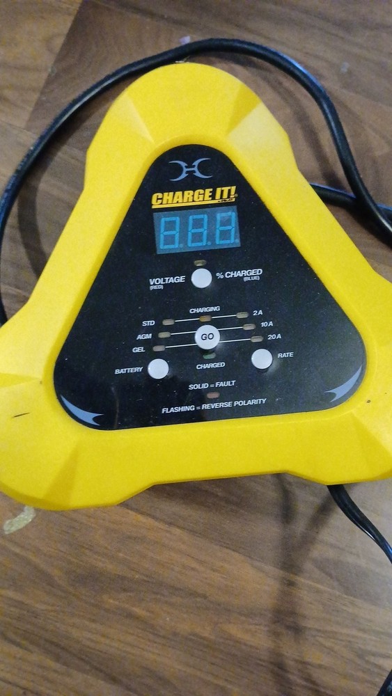 Charge It! by Solar 4520 12V 20/10/2A Smart Battery Charger and Maintainer