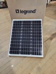 Legrand XSOLARCS Portable Outdoor Solar Charging Kit 6 USB Ports 3.1 AMPS