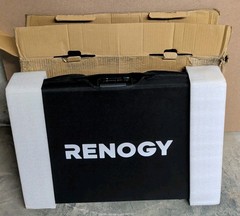 NOS Renogy 100W Portable Solar Panel Kit Briefcase With Extra 30′ Cord