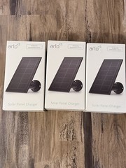 BRAND NEW NEVER USED ARLO VMA3600B SOLAR PANELS WITH MOUNTS