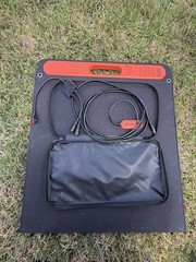 Jackery Explorer 1000 V1 With 2 Solar Saga 100 Solar Panels