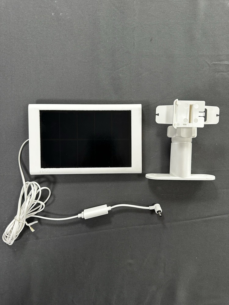 ​Ring Small Solar Panel 1.9W USB-C White for Stick Up Cam & Spotlight Cam 5F78E9
