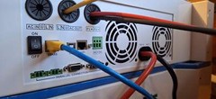 OMO All-In-One Customizable Stacking Inverter/Battery System 120/240 11000W Tota
