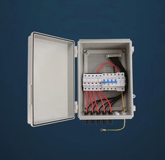 PV Combiner Box 5-in1-out 600V DC IP65 Waterproof SPD MCB Fuse Lightning Protect
