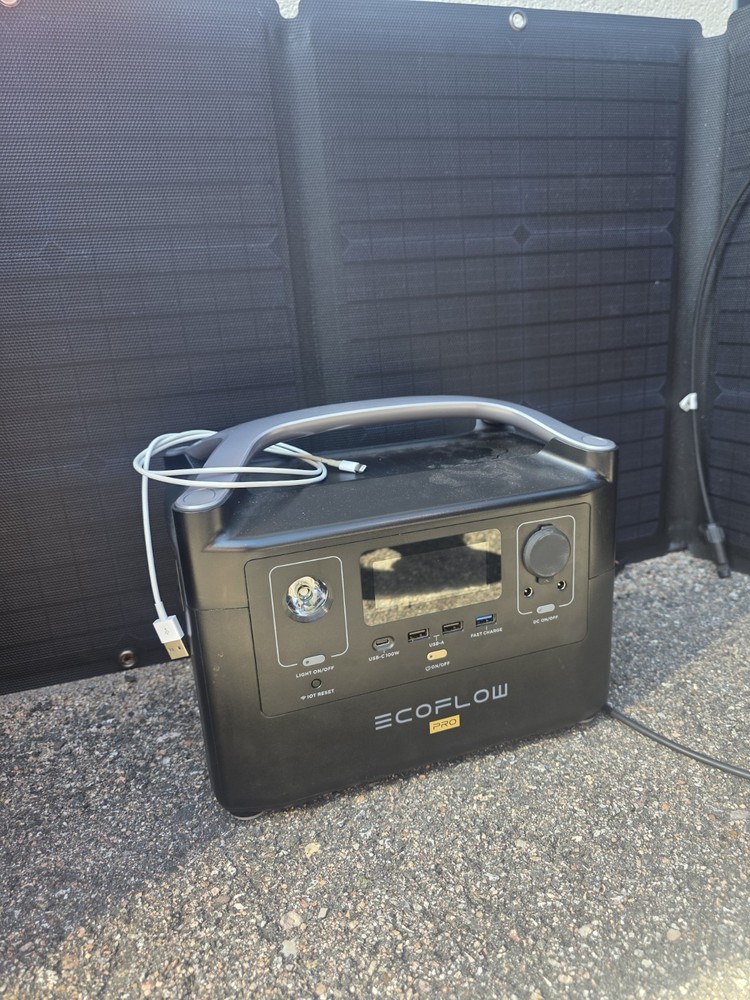 EcoFlow RIVER Pro Portable Power Station +110 WFoldable Flexible Solar PanelNew!
