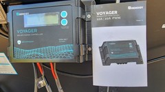 Renogy 200W Foldable Solar Suitcase Kit — Used Once + Voyager 20A