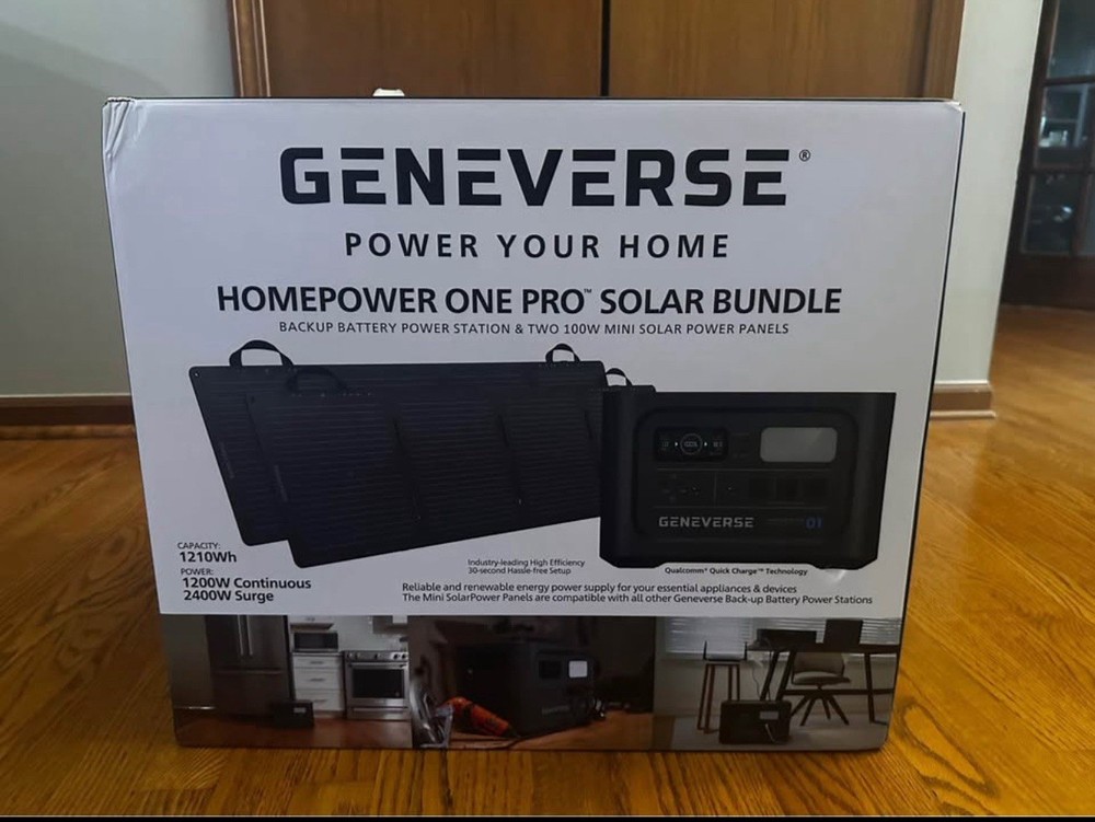 NEW! Geneverse 1210Wh Solar Generator + 2/100Watt mini Solar Panels