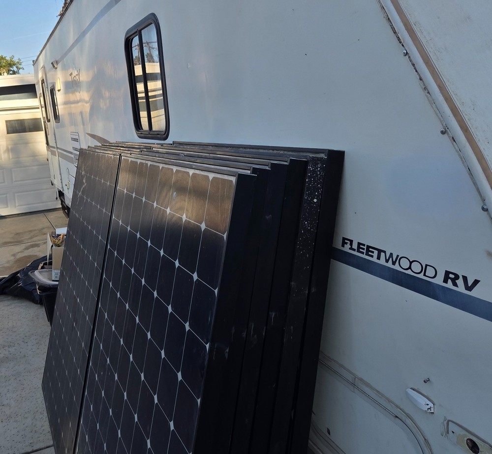 327W SunPower E-Series SPR-E20-327 PRE-OWNED Solar panel [G3 or G5 Invisimount]