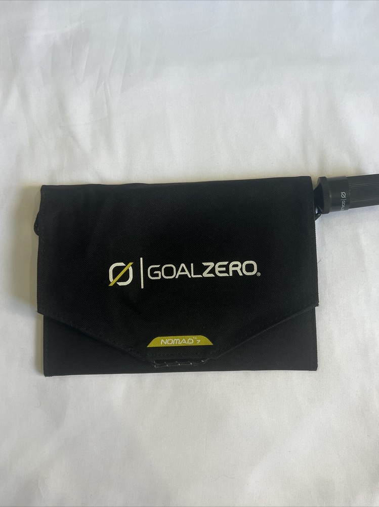 Goal Zero Nomad 7 USB Port Weather-Resistant 7-Watts Portable Solar Panel 12301
