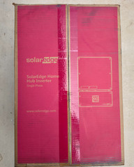 New sealed SolarEdge SE6000H-US Single Phase Home Hub Inverter with HD-Wave