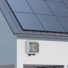 Solar Box 2 String 32 Amp IP65 Waterproof Box DC 500V 32A Circuit Breakers