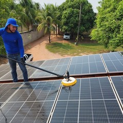 Solar Panel Cleaning Robots Rotating Brush Retractable Length Solar Panel Cleani