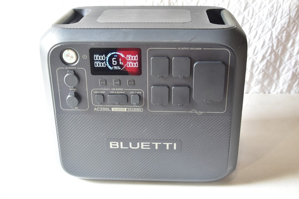 BLUETTI AC200L Portable Power Station 2400W 2048Wh LiFePO4 Solar Generator
