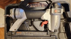 Porter Cable NS100B 1″ 18 Gauge Narrow Crown Stapler – W/ CASE