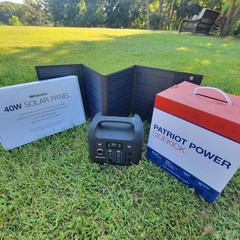 4Patriots Power Sidekick 300W Solar Generator 40W Solar Panel EUC In Box