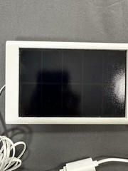 ​Ring Small Solar Panel 1.9W USB-C White for Stick Up Cam & Spotlight Cam 5F78E9