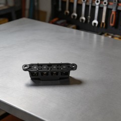 12V Busbar ABS Plastic Housing Zinc Alloy Components Pure Copper Conductor